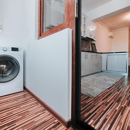 Urban Apartments And Studios - City Center Iasi Esterno foto