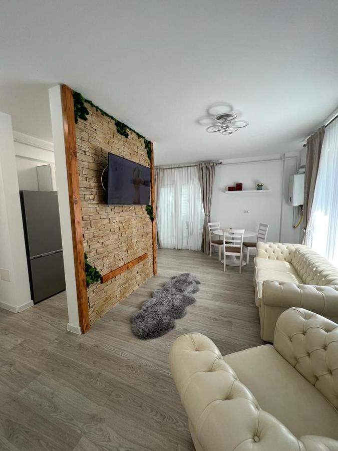 Urban Apartments And Studios - City Center Iasi Esterno foto