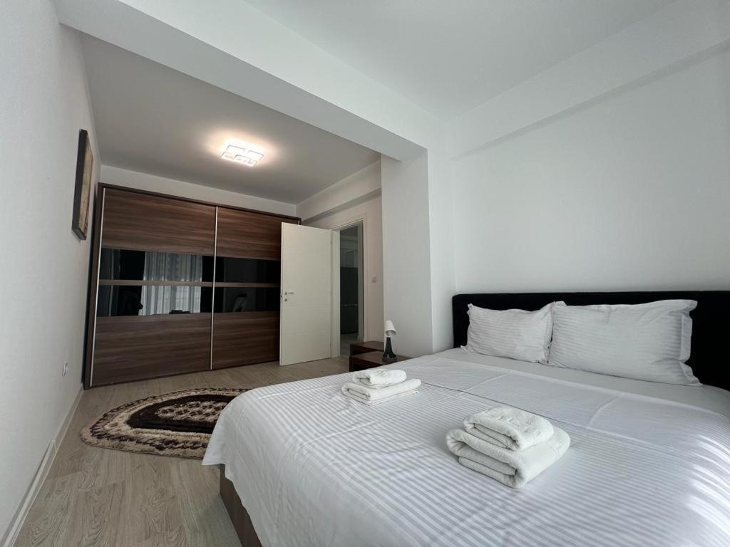 Urban Apartments And Studios - City Center Iasi Esterno foto