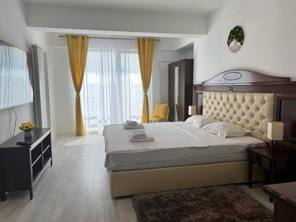 Urban Apartments And Studios - City Center Iasi Esterno foto