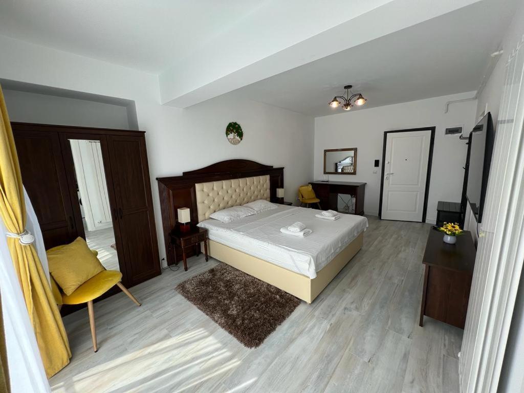 Urban Apartments And Studios - City Center Iasi Esterno foto