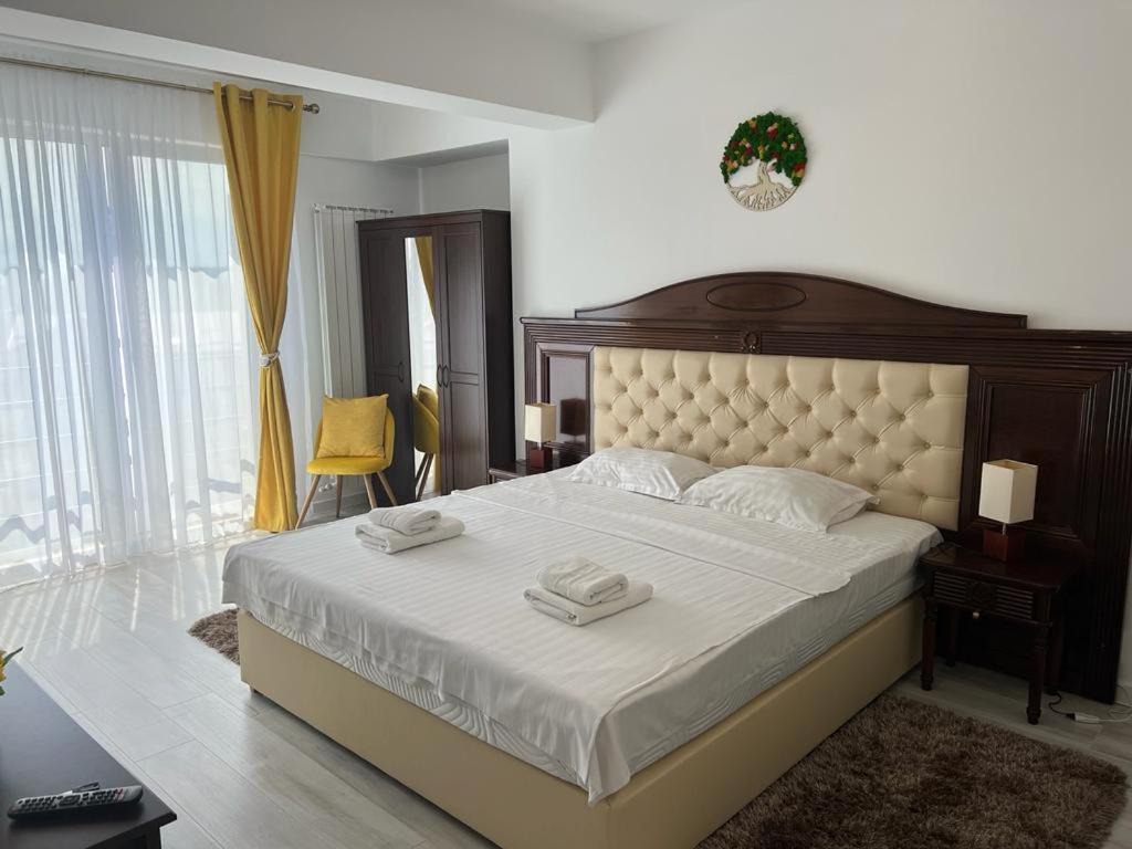 Urban Apartments And Studios - City Center Iasi Esterno foto