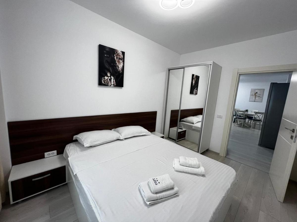 Urban Apartments And Studios - City Center Iasi Esterno foto