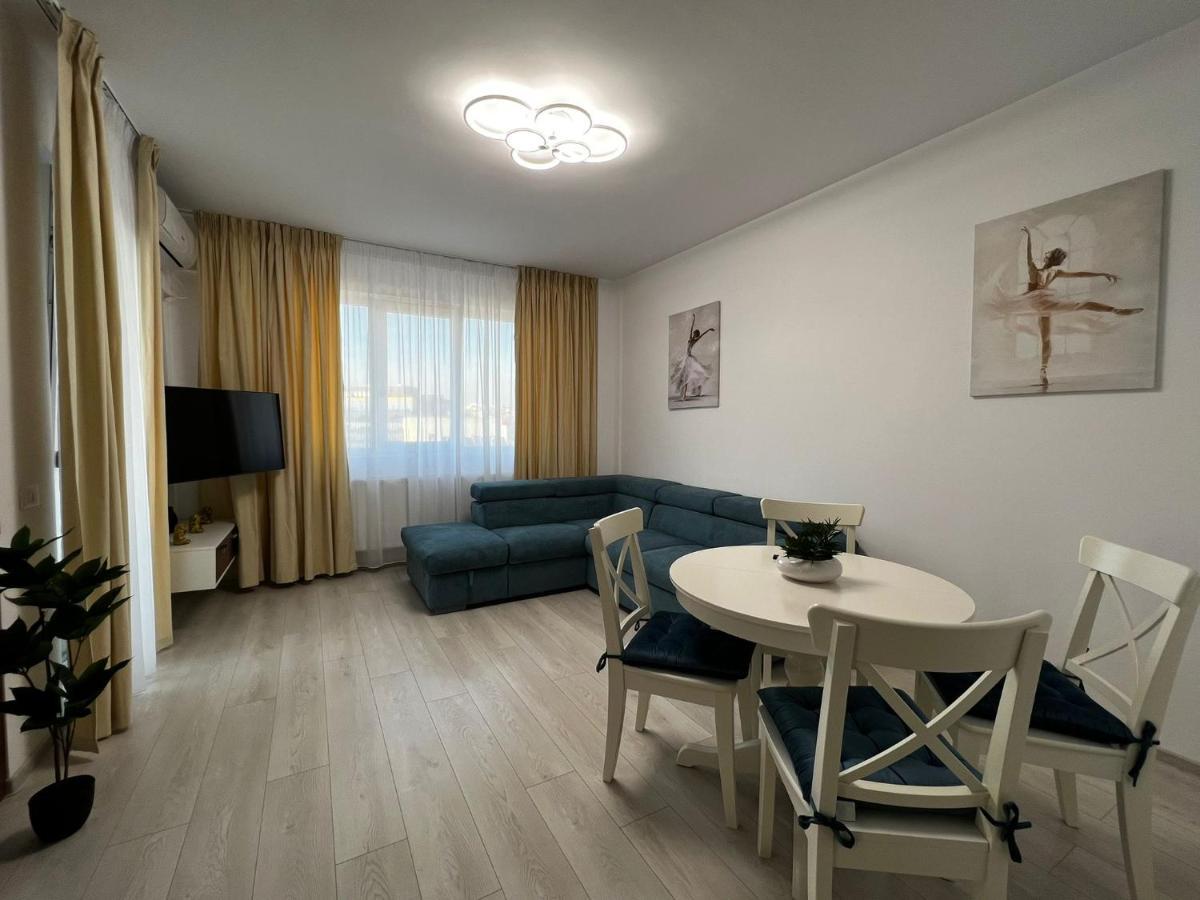 Urban Apartments And Studios - City Center Iasi Esterno foto