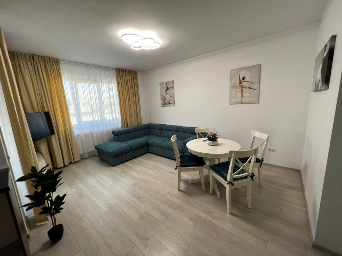 Urban Apartments And Studios - City Center Iasi Esterno foto